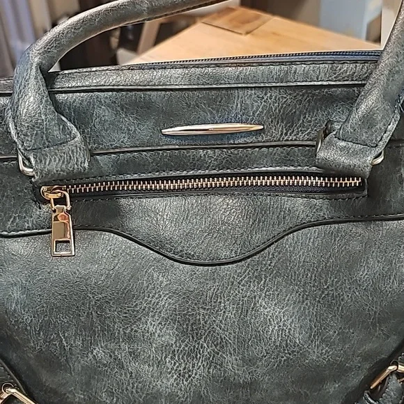 Genuine Leather Beautiful Design Women's Bag. - Picture 11 of 16